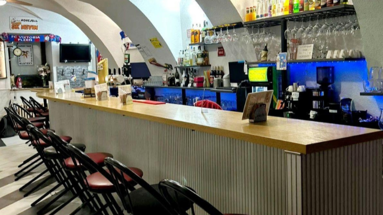 LUCKY BAR